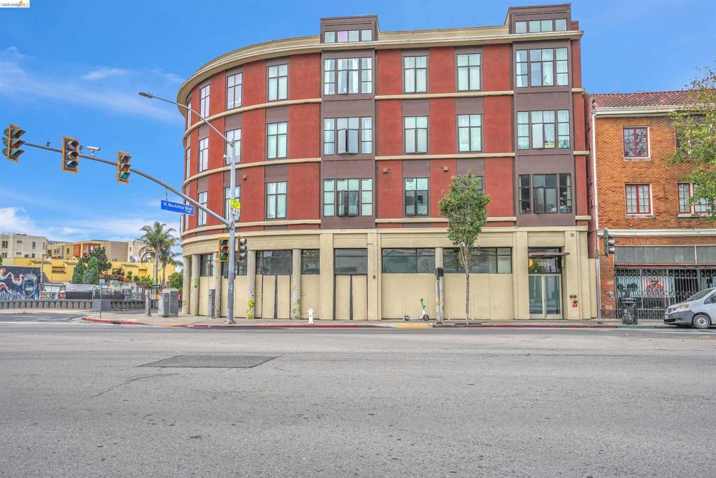 3801 San Pablo Ave 306
