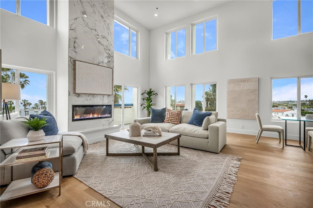 200 S Catalina Avenue 403