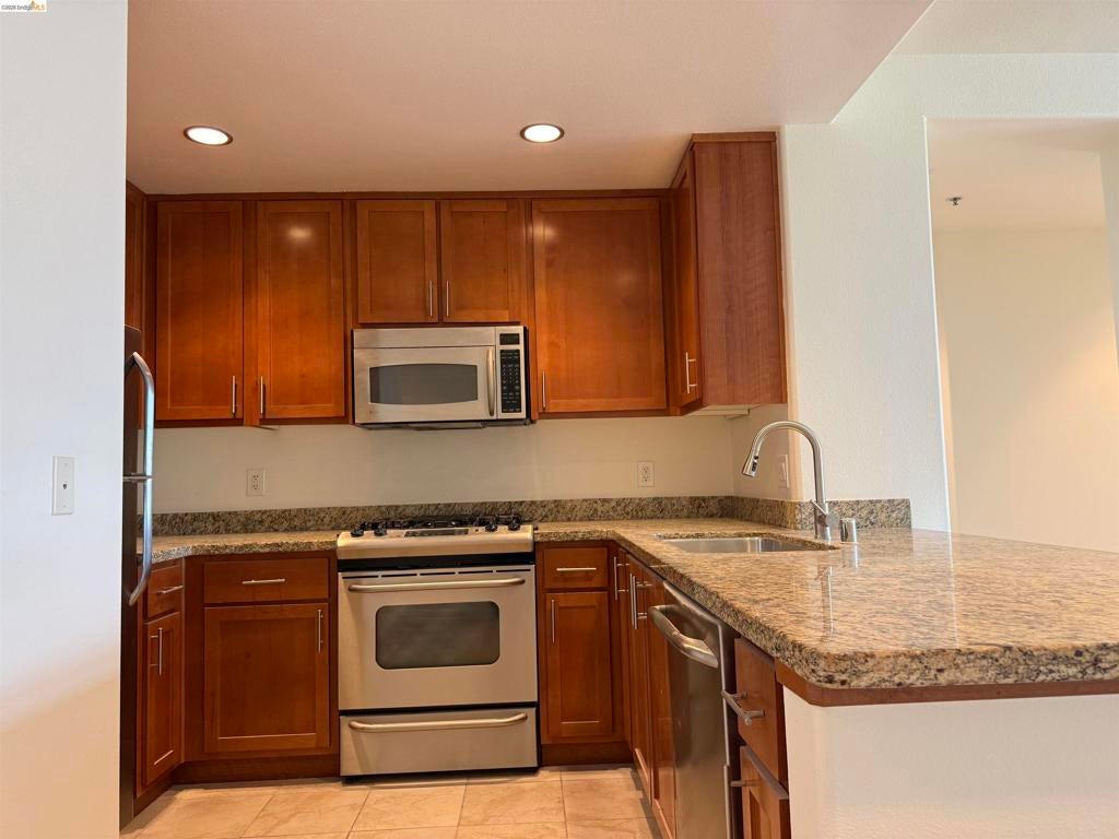 423 7Th St 607