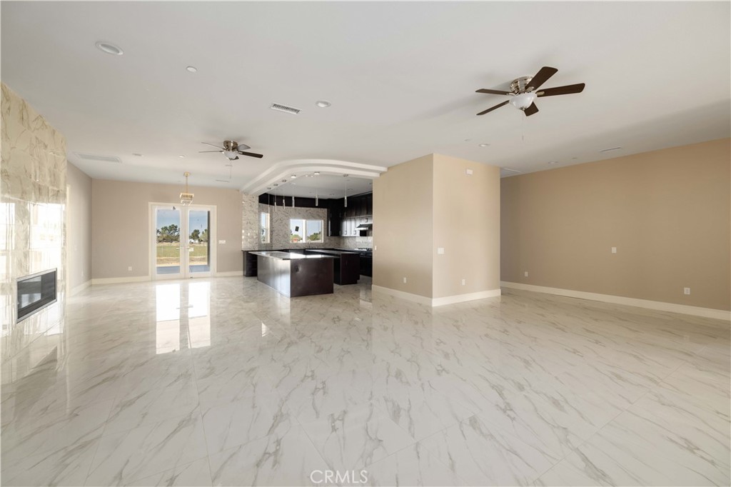 1805 W Columbia Way W