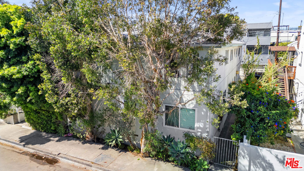 1411 Innes Place 5