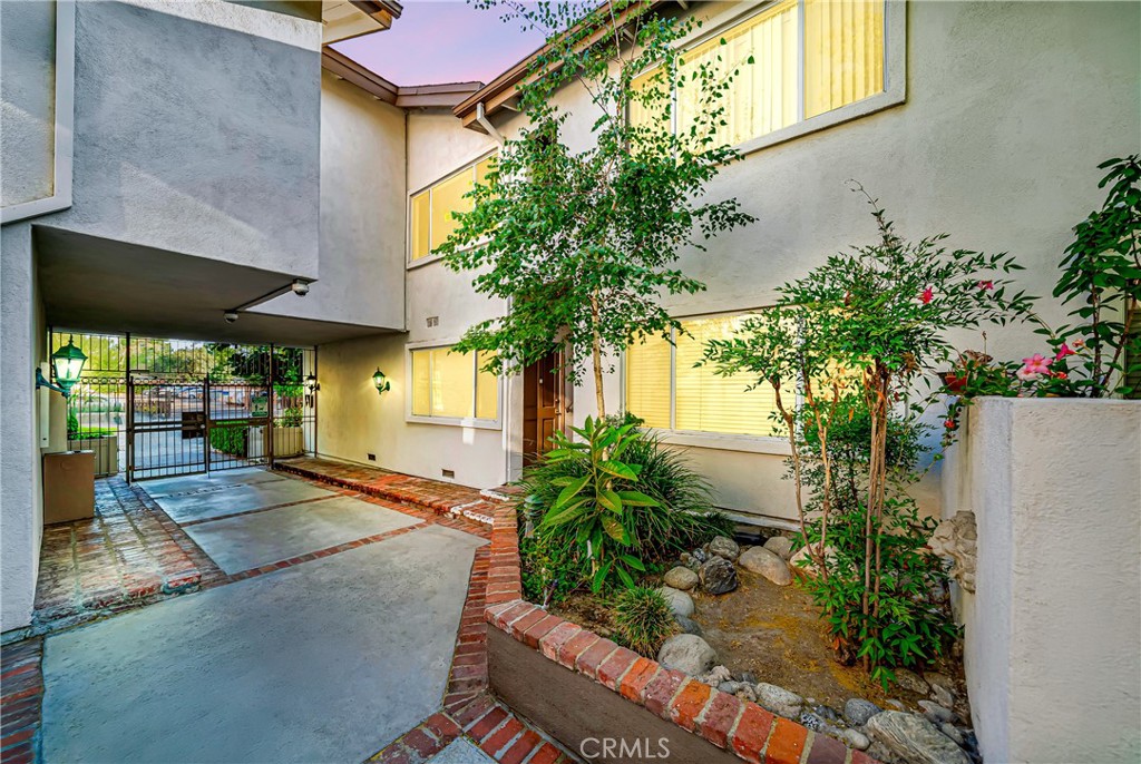 Tarzana Living! Fantastic Condo Now Available for sale!! Surrounded by lush landscaping and conveniently located in the heart of Tarzana and walking distance from boutiques and cafe’s find a lovely 3 Bedroom and 2 Bath condominium. Light, bright with a fantastic open floor plan, this one has fresh paint, sleek floors, new doors and recently refinished cabinetry. The complex features security access, private parking, a pool and spa and more. This one wont last!!!