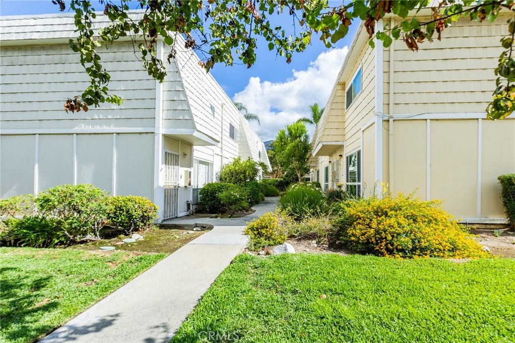 1434 Highland Avenue 8