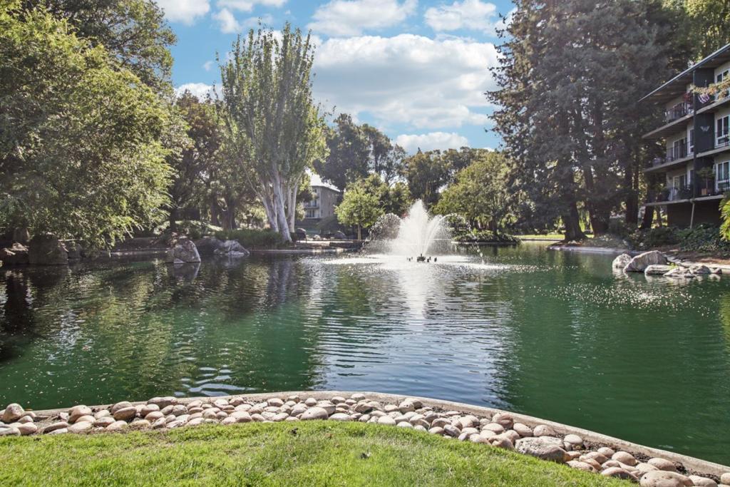 Properties 1 815 N Humboldt Street 508