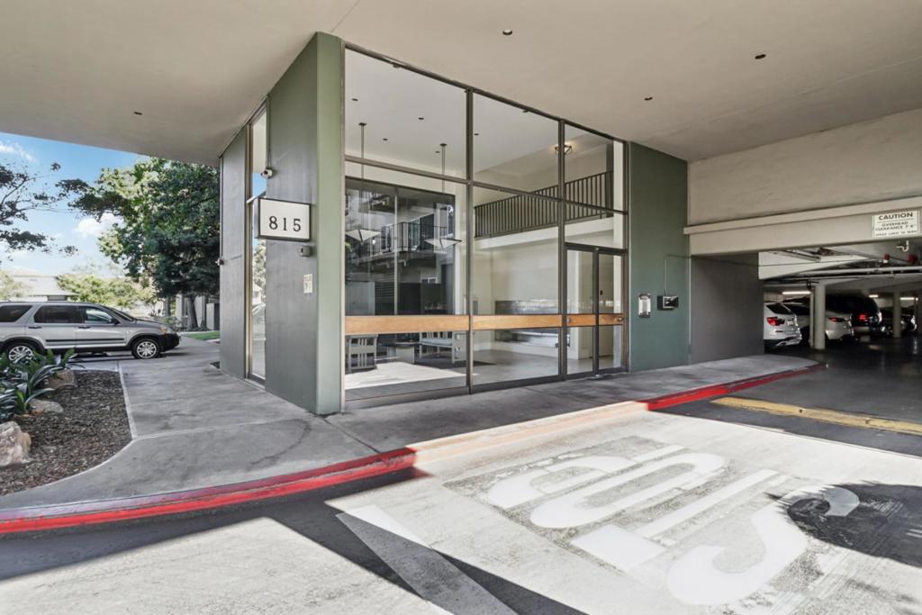 Properties 3 815 N Humboldt Street 508