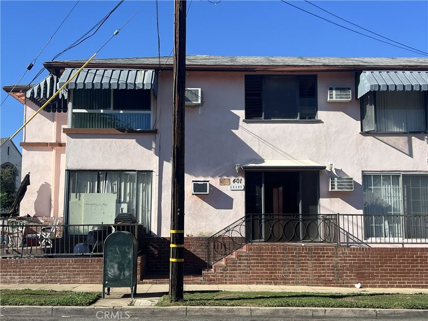 Nice and clean 2 Bedroom /1 Bath Upstairs apartment unit with one carport parking in the North Alhambra highly desirable area. Kitchen with stove/oven. Freshly painted. New windows. Wood floor throughout the unit. Very convenient location.