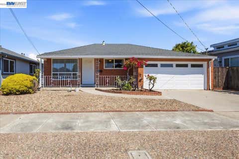 Photo of 701 Floresta Blvd BLVD, San Leandro, CA 94578 (MLS # 41143741)