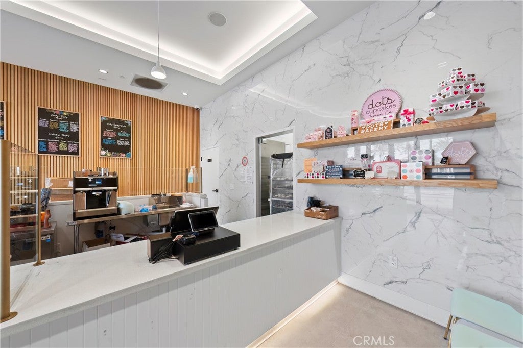 8585 IRVINE CENTER Drive