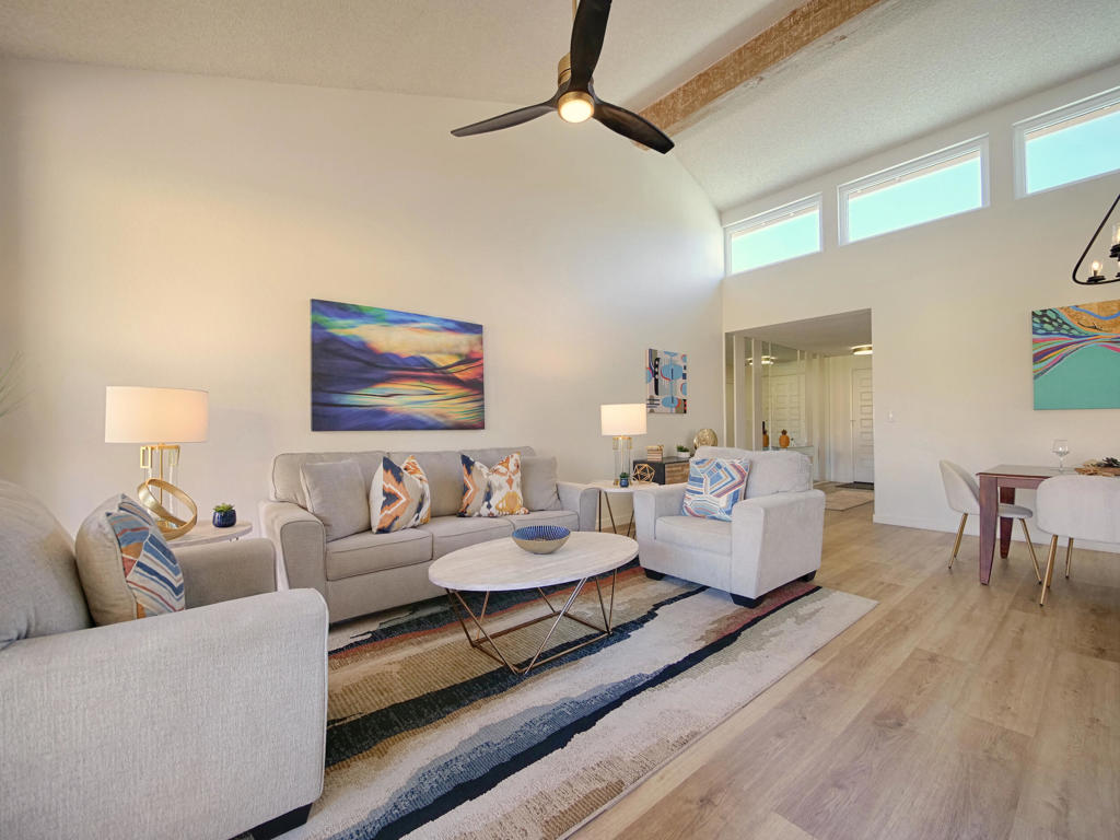 312 S Sierra Madre S
