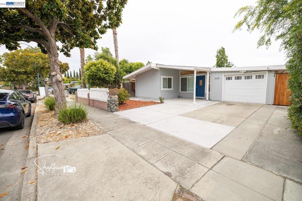 1029 Blazingwood Dr DR