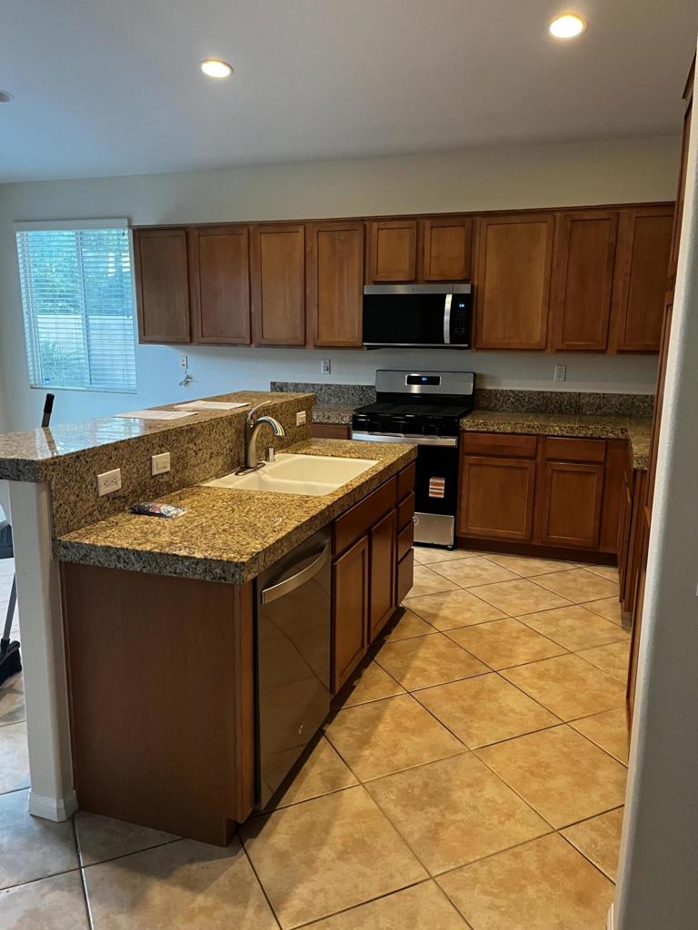 La Morada - Residential Lease