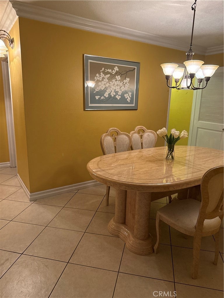1153 N Dresden 16