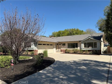 Photo of 8828 Collett Ave, North Hills, CA 91343 (MLS # SR26042814)