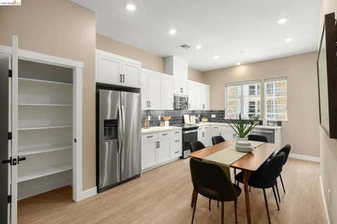 Photo of 28928 Parkridge Loop Loop #105, Hayward, CA 94544 (MLS # 41140204)