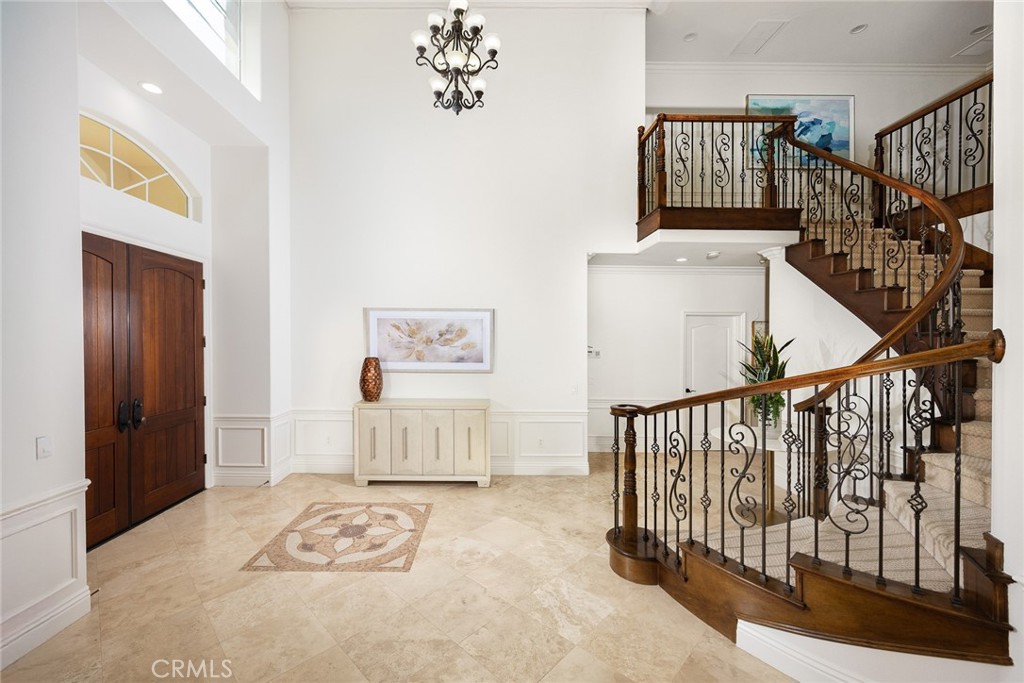 77 W Naomi Avenue