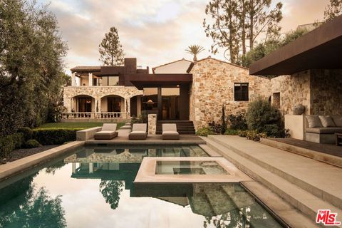 Photo of 976 N Alpine Drive, Beverly Hills, CA 90210 (MLS # 25613561) Photo of 976 N Alpine Drive, Beverly Hills, CA 90210 (MLS # 25613561)