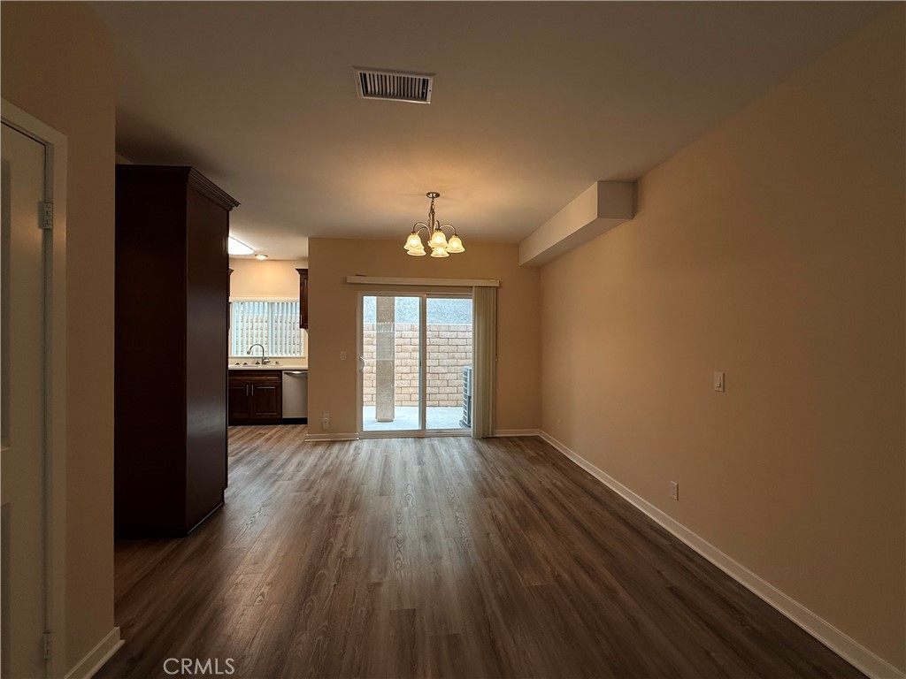 242 S Redwood C