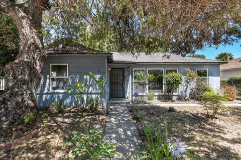 Photo of 8226 WhiteOak Avenue, Northridge, CA 91325 (MLS # SR26138323)
