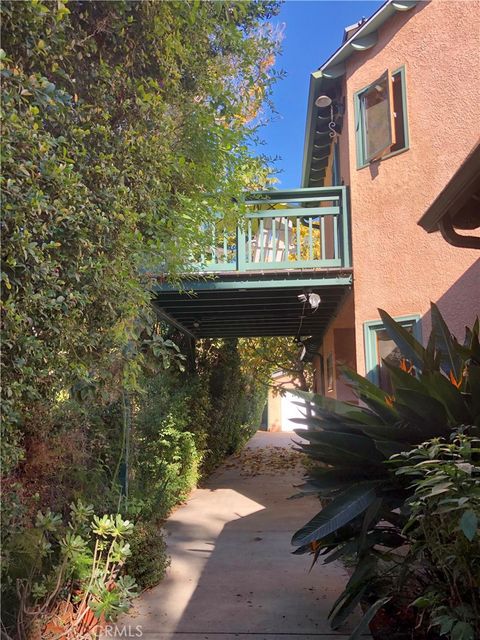 Photo of 12833 Landale Street, Studio City, CA 91604 (MLS # SR26118011)