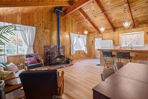 Photo of 33387 Robin Drive, Green Valley Lake, CA 92341 (MLS # IG25026294) Photo of 33387 Robin Drive, Green Valley Lake, CA 92341 (MLS # IG25026294)