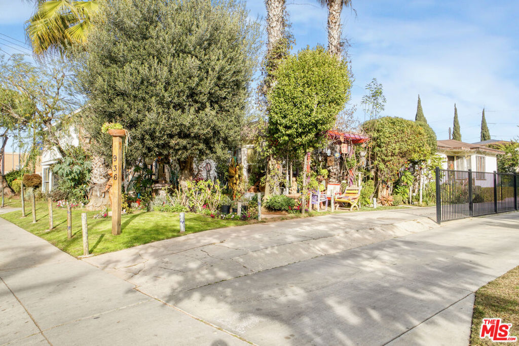 936 N Inglewood Avenue