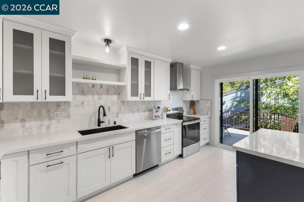 3674 Rossmoor Pkwy 5
