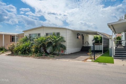 Photo of 33 Heather Way #33, Ventura, CA 93004 (MLS # V1-37411)