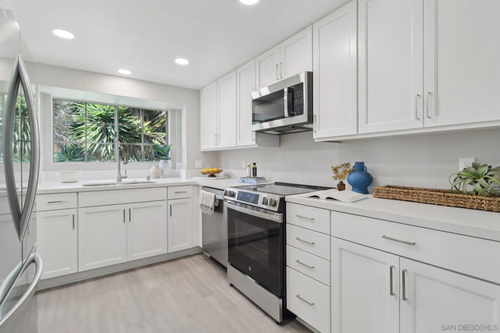 4204 3Rd Ave 4