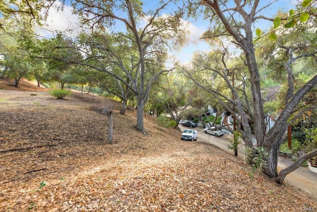 Photo of 0 Elzevir Rd &amp; Morro Dr Road, Woodland Hills, CA 91364 (MLS # SR26062606)