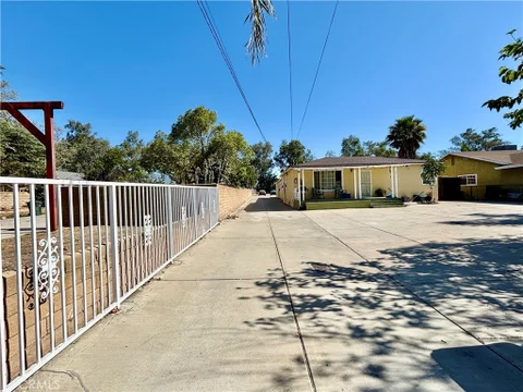 17032 Malaga Street, Fontana, CA 92336 - MLS#: WS26124453