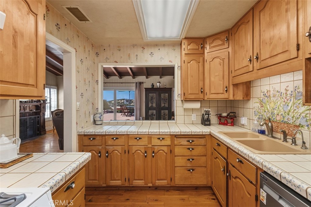 Sunset Beach (SUNB) - Residential