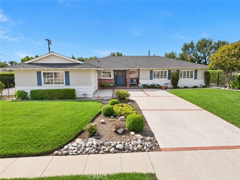 Photo of 644 Crestglen Road, Glendora, CA 91741 (MLS # CV26201208)