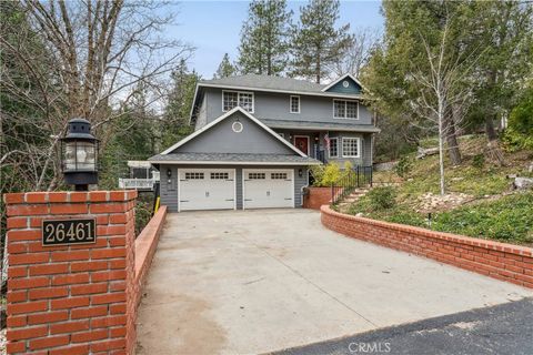 Photo of 26461 Hillcrest Lane, Lake Arrowhead, CA 92352 (MLS # IV26011805)