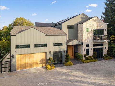 20511 Wells Drive Woodland Hills CA 91364