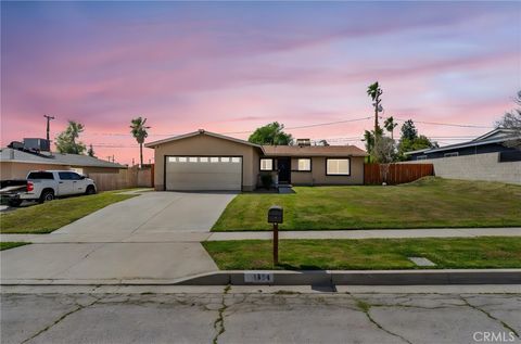 1494 Blythe Highland CA 92346