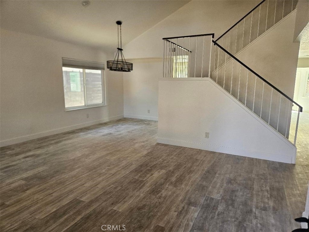 22687 Valley Vista