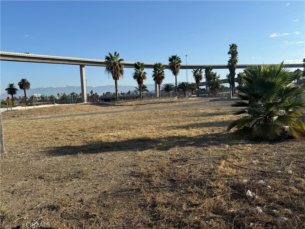 PRIME FREEWAY EXPOSURE! Next to the Spruce Street overpass bridge and next to the 215/91/60 interchange.
Amazing mountain views! Level and approximately. 1/2 acre zoned BMP Commercial.
Utilities are there as there was a restaurant years ago per the seller. This lot sets in the "OPPERTUNITY ZONE" as there is property tax incentives!
Motivated to sell and happy to discuss all!! Just call...
Seller has expired plans for 6000 sq ft building And parking.. open to sharing.
No rights or income to the cell tower easement.