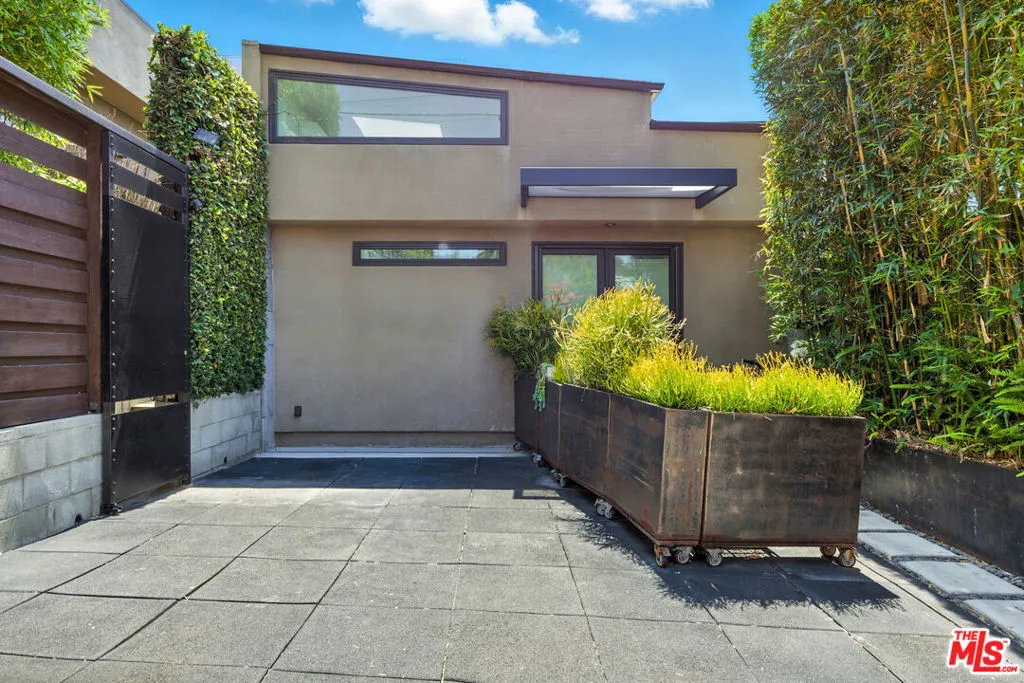 Santa Monica, California 90405, United States, ,1 BathroomBathrooms,Residential,Active,194330