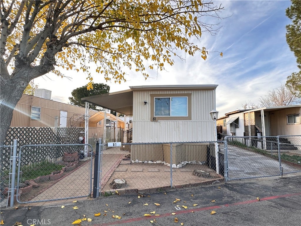 9426 Tamarisk Avenue 81