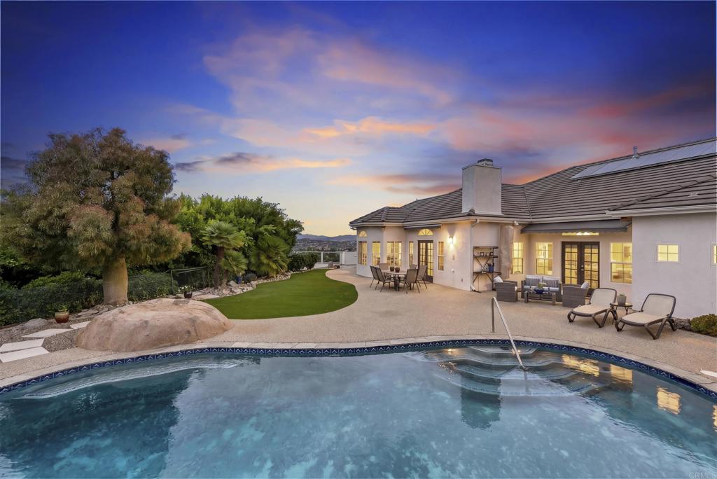 1221 Vista Grande Road