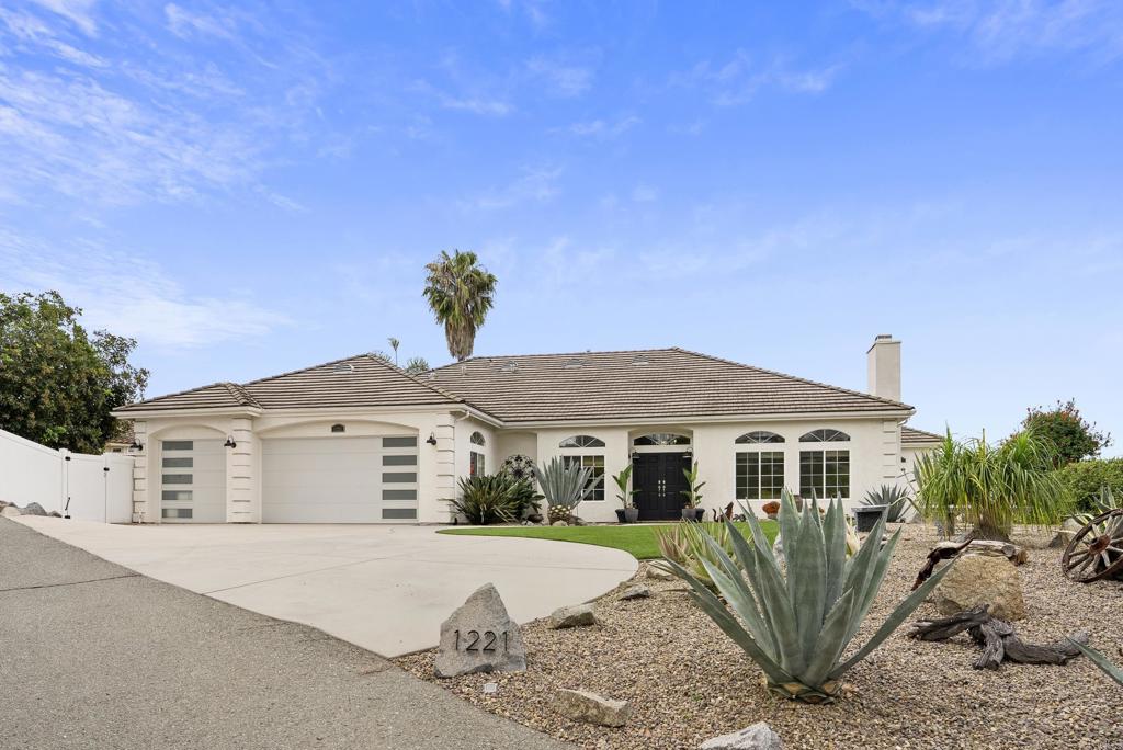 1221 Vista Grande Road