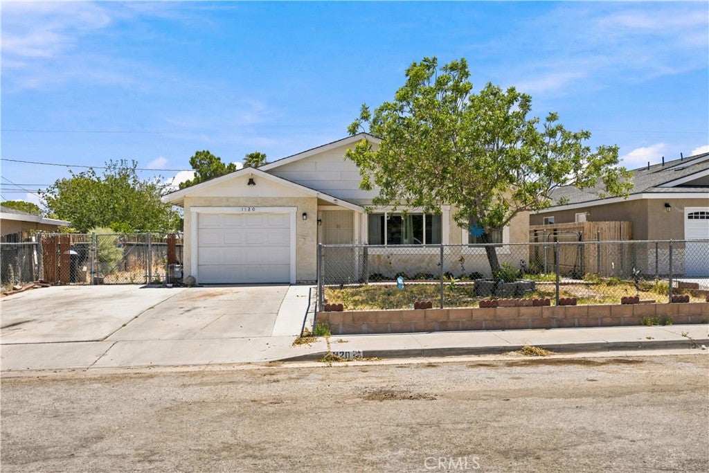 1120 S Yorktown Street
