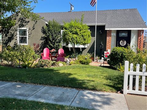 6034 Pepperwood Lakewood CA 90712
