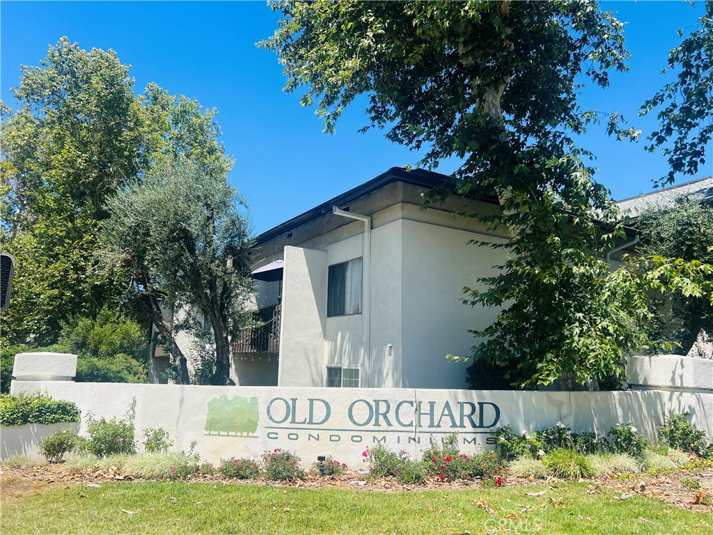 New to the market is this reimagined Old Orchard condo. Location.. Location.. Location.. Can't be more true for this unit, from being walking distance to your Grocery Shopping, Restaurants, Bowling alley, the Park, "The" 5 freeway and so much more. The owners here refreshed this with impeccable taste by upgrading the Fixtures in both the Kitchen and Bathroom, Tile Flooring, a new SS Electric Range. It's now going to up to the next owner to make it their home.
