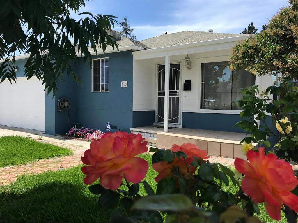 Beautifully Updated 3BR/1BA Single-Family Home with Big Yard & Garage Prime Location! Welcome to your next home! This spacious and freshly updated 3-bedroom, 1-bath single-family home sits on a large lot and includes a 2-car attached garage perfect for comfortable living and entertaining. Home Features: - Bright & open kitchen with gas stove, refrigerator, - Washer & dryer hookups in garage - Spacious private backyard with patio, lemon tree Fantastic Location: - Less than 1 mile to IKEA, Ravenswood Shopping Center, restaurants, grocery stores, and schools - Just 3.1 miles to Stanford University - Easy access to Hwy 101, Amazon, and Facebook (Meta) HQ - Close to parks, trails, and daily conveniences Additional Details: - Smoke-free home - No pets allowed - Tenant pays: all utilities + yard maintenance - Application fee per adult - Property is currently occupied Please do not disturb the tenants Schedule a Private Tour: All showings are by appointment only. Tenant Screening Criteria: Please be aware of the following tenant criteria prior to setting up an appointment: 1. A credit score of greater than 700 2. Gross household income of three (3) times or greater than the asking rent 3. Landlord reference(s) 4. Employment verification(s)