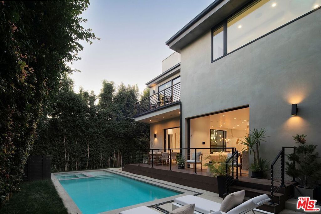 Photo of 10326 Keswick Avenue, Los Angeles, CA 90064 (MLS # 26640213)