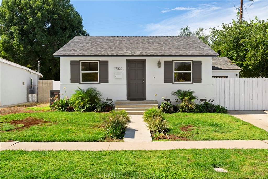 Welcome to this beautifully maintained, move-in ready home in the highly sought-after Encino Park neighborhood.** Nestled on a picturesque, tree-lined street, this property exudes warmth and charm, showcasing rare original hardwood floors that have been lovingly cared for over the years.
The main residence offers 2 spacious bedrooms and 1 full bath, with a brand-new white fence surrounding the property for both privacy and curb appeal. The expansive yard provides the perfect setting for outdoor entertaining, children’s play, or a personal garden retreat.
Adding to its versatility, the property includes a separate studio with a half bath and private entrance—ideal as a home office, guest quarters, or creative space. A dividing fence ensures privacy between the main home and studio.
Situated in the heart of Encino, this home offers unbeatable access to top-rated schools, Trader Joe’s, trendy boutiques, acclaimed restaurants, and places of worship—all just moments away.
Don’t miss this rare opportunity to own a charming home with incredible potential in one of the Valley’s most desirable neighborhoods.