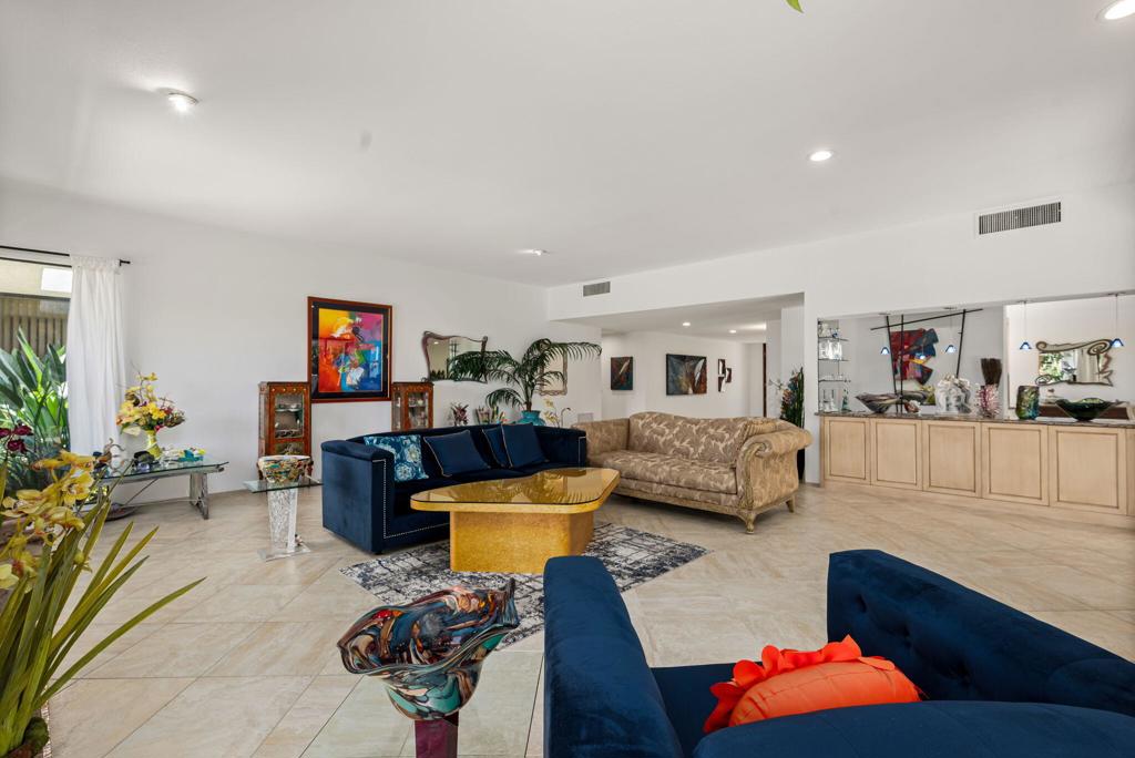 4 Reed Court