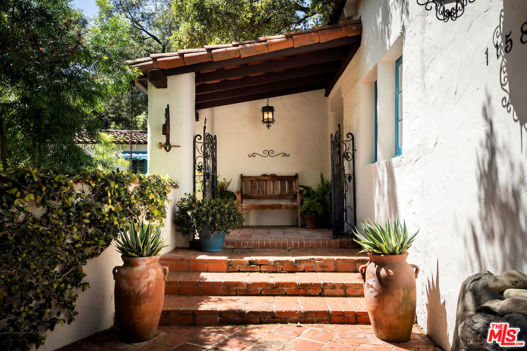 1158 Woodland Drive