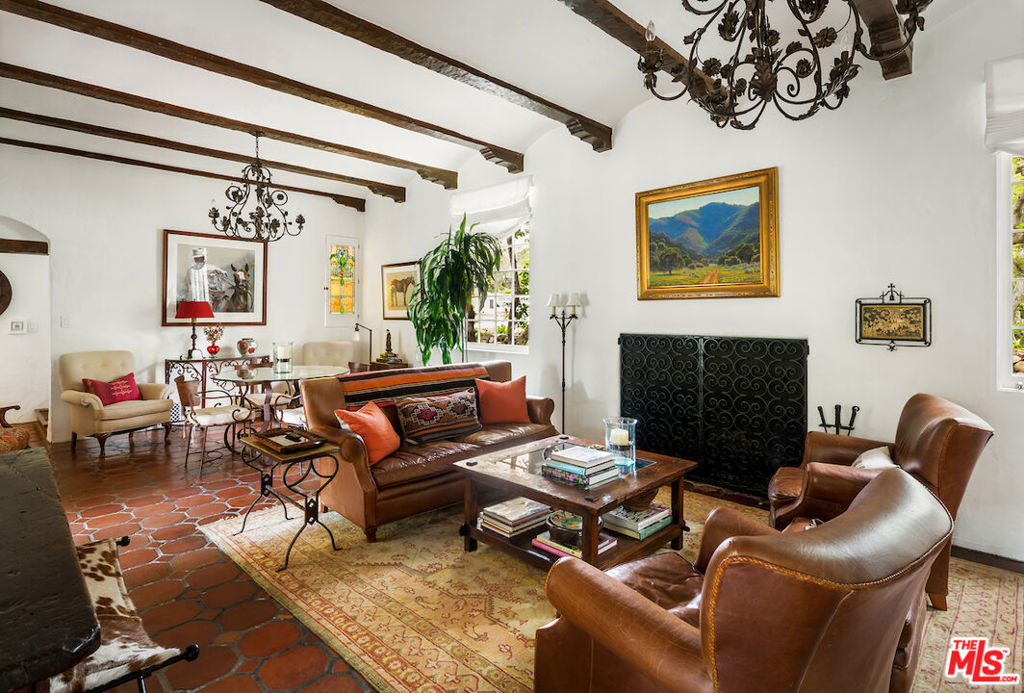 1158 Woodland Drive
